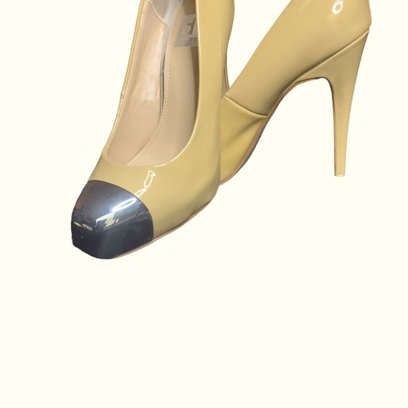 DV DOLCE VITA BALKO Nude Patent Leather Women’s Designer Shoes Pumps Heels EUC - Picture 2 of 5